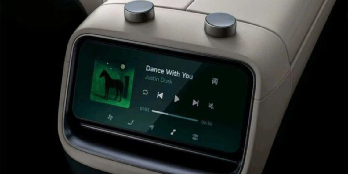 6781782283772 byd ra mat num xoay thong minh anhdaidien.jpg