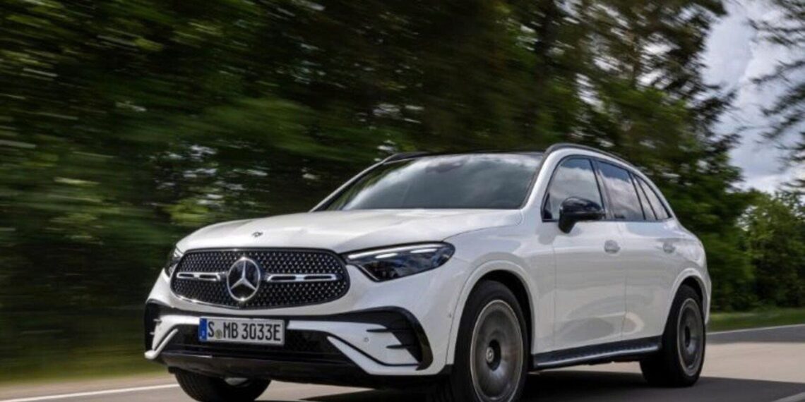 Mercedes-Benz GLC 350e chuẩn bị ra mắt Việt Nam: SUV PHEV giá dự kiến trên 3 tỷ đồng 9431780989005 mercedes benz glc 350e chuan bi ra mat viet nam anhdaidien.jpg
