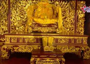 chinh dien dat vang o thanh hoa hut hang nghin du khach moi ngay 2930.gif