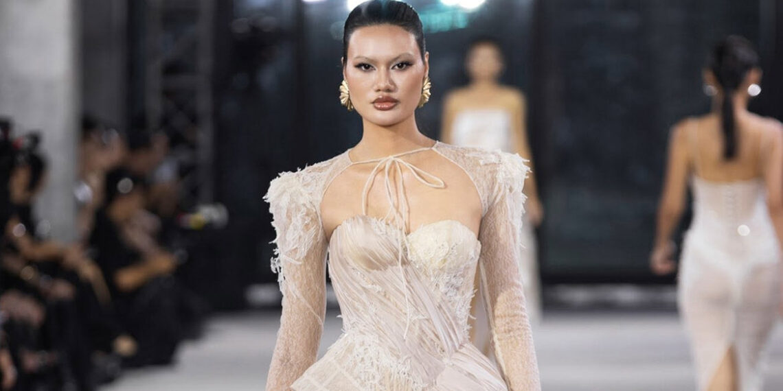 cuu vdv bong chuyen pham hue toa sang tren san catwalk 2392.jpg