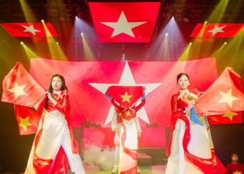h club gop phan da dang hoa san pham giai tri dem tai ha long 2217.jpg