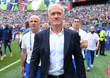 HLV Deschamps đột ngột rời tuyển Pháp bay về nước hlv deschamps dot ngot roi tuyen phap bay ve nuoc 206.jpg
