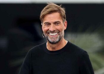 jurgen klopp len tieng ve tin don dan dat real madrid.jpg