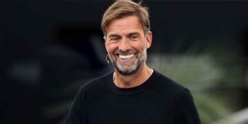 jurgen klopp len tieng ve tin don dan dat real madrid.jpg