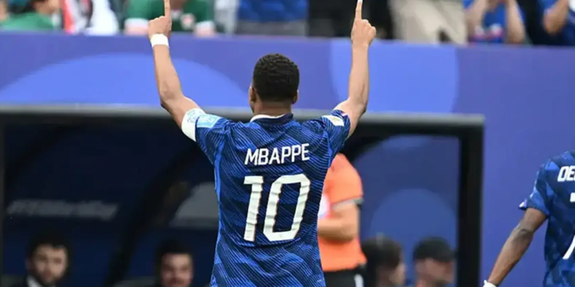 Kylian Mbappe tiệm cận kỷ lục ghi bàn mới sau cú đúp cho Pháp mbappe 2306101832.png