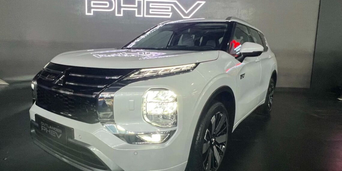 mitsubishi outlander phev jpg.19189.jpeg
