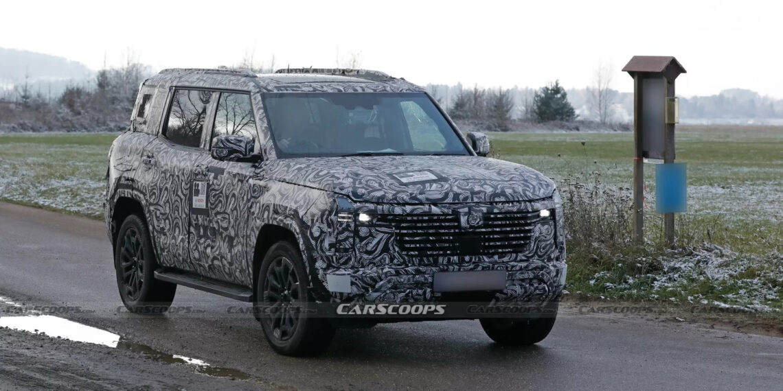 mitsubishi pajero sap hoi sinh nham thang phan khuc cua toyota land cruiser 2345.webp.jpeg