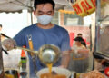 quan banh canh trong hem tphcm dong kin khach sau khi duoc michelin vinh danh 1112.jpg