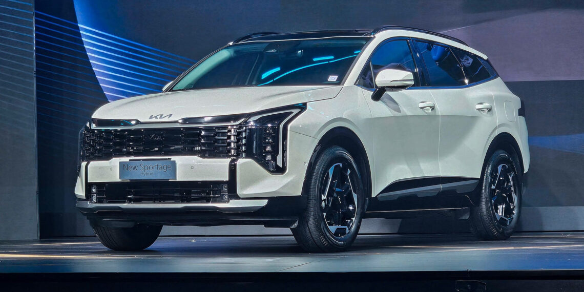 Thị trường xe hybrid có thêm KIA Sportage, cạnh tranh mạnh với Corolla Cross HEV thi truong xe hybrid co them kia sportage canh tranh manh voi corolla cross hev 517.jpg