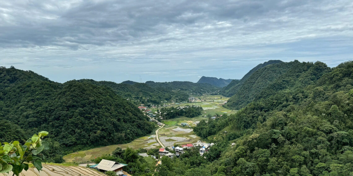 thung lung truong tho cach ha noi hon 100km dem ngu khong can khoa cua 2101.jpg