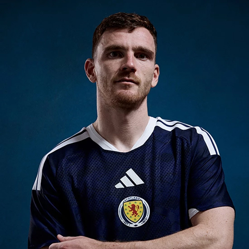 tottenham chieu mo andy robertson theo dang chuyen nhuong tu do.jpg