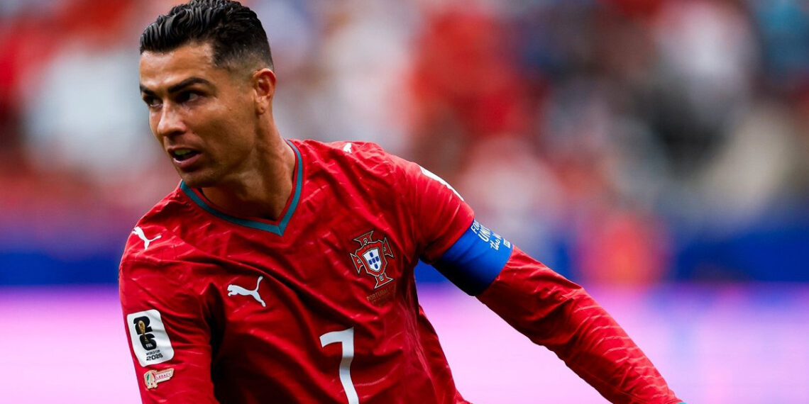 tuyen bo dao nha roi loan vi em gai va ban doi ronaldo 1181.jpg