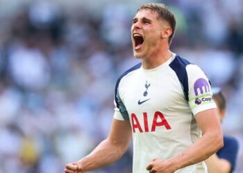 Real Madrid đưa Micky van de Ven vào tầm ngắm van de ven 2505182708.jpg