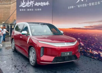 BYD Datang gia nhập phân khúc SUV cao cấp với tầm hoạt động 950 km, sạc từ 10% lên 70% chỉ trong 5 phút xehay byd datang 180626 6.jpg