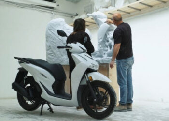 Honda SH 125i có thêm phiên bản mới, lần đầu dùng vật liệu không cần sơn thân xe xehay honda sh 125 020626 2.jpg