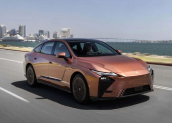 xehay lexus es 290526 1.jpg