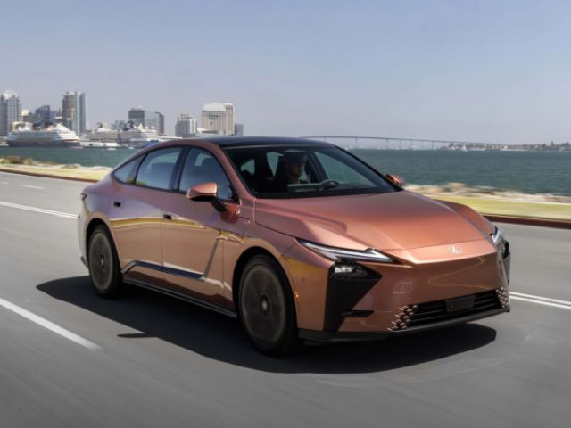 Êm ái như thường lệ, nhưng bản điện mới là "ngôi sao" xehay lexus es 290526 1.jpg