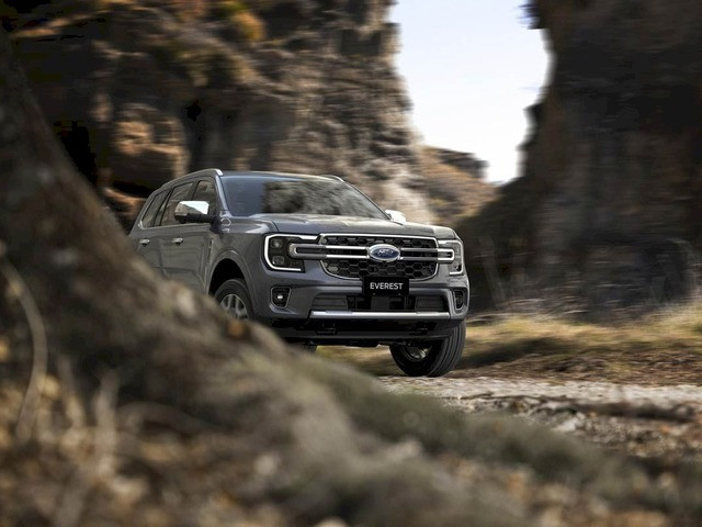 So sánh Ford Everest và Toyota Fortuner: Lựa chọn SUV nào cho bạn? xehay so sanh 120626 19.jpg
