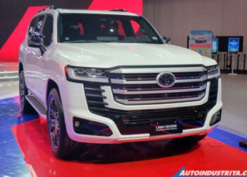 xehay toyota 300 hev 050626 1.jpg