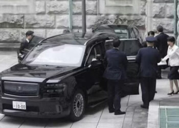 xehay toyota century suv 250626 2.jpg