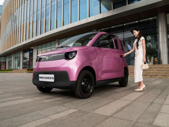 Người dùng nói về VinFast Minio Green: “Hơn 240 triệu đồng đã có ô tô đi làm, đưa con đi học” xehay vf minio 260526 1.jpg