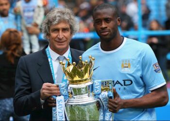 yaya toure chinh thuc thoat kiep tro ly.jpg
