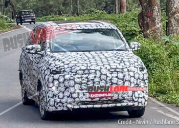 2027 toyota innova hycross facelift spied front new design rear 5 1068x601 jpeg.20162.jpeg