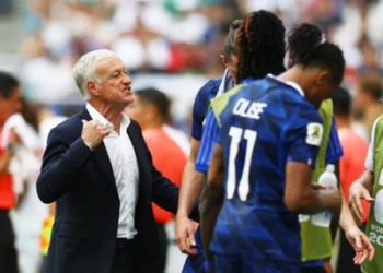 Rayan Cherki quay lưng với quyết định của HLV Didier Deschamps 3 1907093129.png