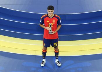 Hậu vệ Pau Cubarsi đi vào lịch sử các VCK World Cup 3 2007061210.jpg