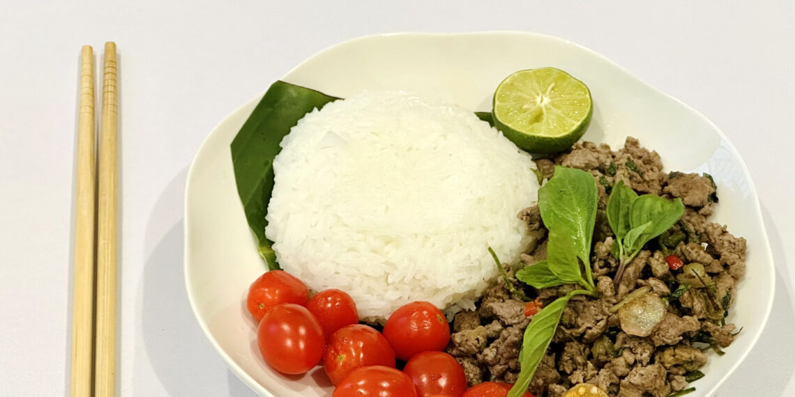 3 lưu ý khi ăn cơm để kiểm soát tốt đường huyết 3 luu y khi an com de kiem soat tot duong huyet 1702.jpg