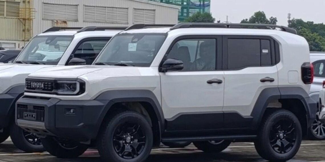 Toyota Land Cruiser FJ đầu tiên cập cảng Việt Nam: Xe nhập Thái, giá dự kiến gần 1,2 tỷ đồng 3031784174761 toyota land cruiser fj dau tien cap cang viet nam anhdaidien.jpg