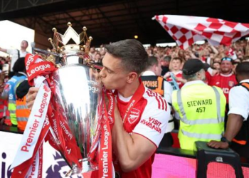 Arsenal chiêu mộ cầu thủ đặc biệt thay Leandro Trossard 4 1507103647.png