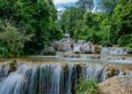 4 thác nước tự nhiên gần Hà Nội cho chuyến du lịch hè giá rẻ, vui thả ga 4 thac nuoc tu nhien gan ha noi khach vui choi tha ga voi gia binh dan 1101.jpg