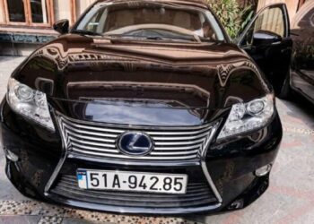 5161784969087 xe lexus cua ba truong my lan anhdaidien.jpg