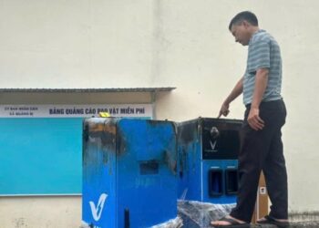 Đốt 2 tủ đổi pin V-Green sau cuộc nhậu, người đàn ông bị Công an Hà Nội bắt giữ 5311784950857 dot 2 tu doi pin v green sau cuoc nhau anhdaidien.jpg