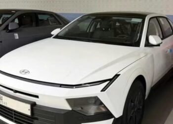 Hyundai Elantra thế hệ mới lộ diện bản giá rẻ: Thiết kế gần như giữ nguyên, chỉ giản lược đèn và mâm xe 841784209242 hyundai elantra the he moi lo dien ban gia re anhdaidien.jpg