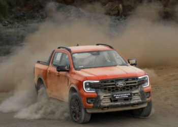 8881783048359 ford ranger duoc nang cap them loat trang bi anhdaidien.jpg