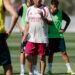 alexander arnold chia se ve trai nghiem dau tien cung mourinho.jpg