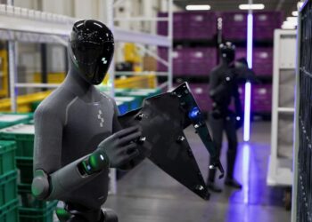 BMW tuyển ‘nhân viên’ mới tại Mỹ: Là robot nhưng giống người thật đến khó tin bmw robot 4 jpg.19702.jpeg