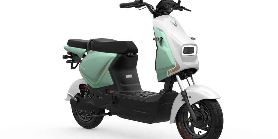 VinFast ra mắt xe máy điện học sinh Amio S2, giá 12 triệu đồng c8f6ba1f 7fc9 462d 9cf9 31c9ec285040 jpeg.19998.jpeg