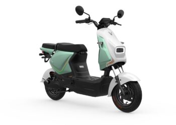 VinFast ra mắt xe máy điện học sinh Amio S2, giá 12 triệu đồng c8f6ba1f 7fc9 462d 9cf9 31c9ec285040 jpeg.19998.jpeg