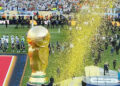 cau thu argentina hon doi quay lung voi le trao cup cho tay ban nha 2385.jpg