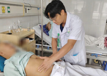 Đau bụng kéo dài, đi khám nhiều nơi mới biết mắc ung thư tiên lượng sống chỉ 10% dau bung keo dai di kham nhieu noi moi biet mac ung thu tien luong song chi 10 436.jpg