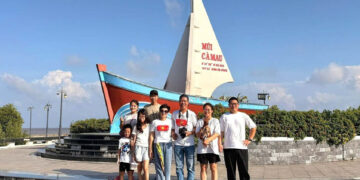 dong cua hang gia dinh 3 the he o ha noi lai xe xuyen viet gan 2 thang 2891.jpg