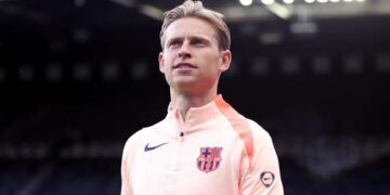 frenkie de jong lai chan thuong lo dau mua toi cung barca.jpg