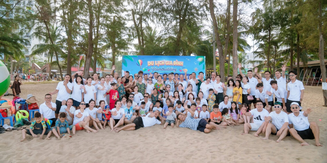 Gia đình 100 người ở Hà Nội góp 300 triệu du lịch Thanh Hóa, thuê 30 phòng nghỉ gia dinh 100 nguoi o ha noi gop 300 trieu du lich thanh hoa thue 30 phong nghi 335.jpg