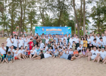Gia đình 100 người ở Hà Nội góp 300 triệu du lịch Thanh Hóa, thuê 30 phòng nghỉ gia dinh 100 nguoi o ha noi gop 300 trieu du lich thanh hoa thue 30 phong nghi 335.jpg
