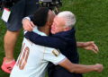 hlv deschamps tiet lo chuyen dua mbappe roi san som 1007063336.jpg