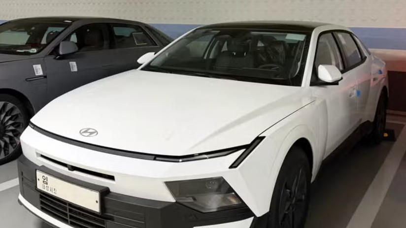 Hyundai Elantra 2027 bản tiêu chuẩn lộ diện: Giá mềm nhất nhưng ngoại hình vẫn cực táo bạo hyundai elantra base 1 jpg.19992.jpeg