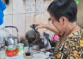 Không bảng hiệu, quán cà phê vợt tí hon ở TPHCM đắt khách hơn nửa thế kỷ khong bang hieu quan ca phe vot ti hon o tphcm dat khach hon nua the ky 3167.png